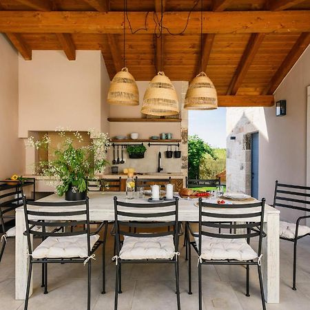 Nice Home In Tinjan With Outdoor Swimming Pool Bagian luar foto