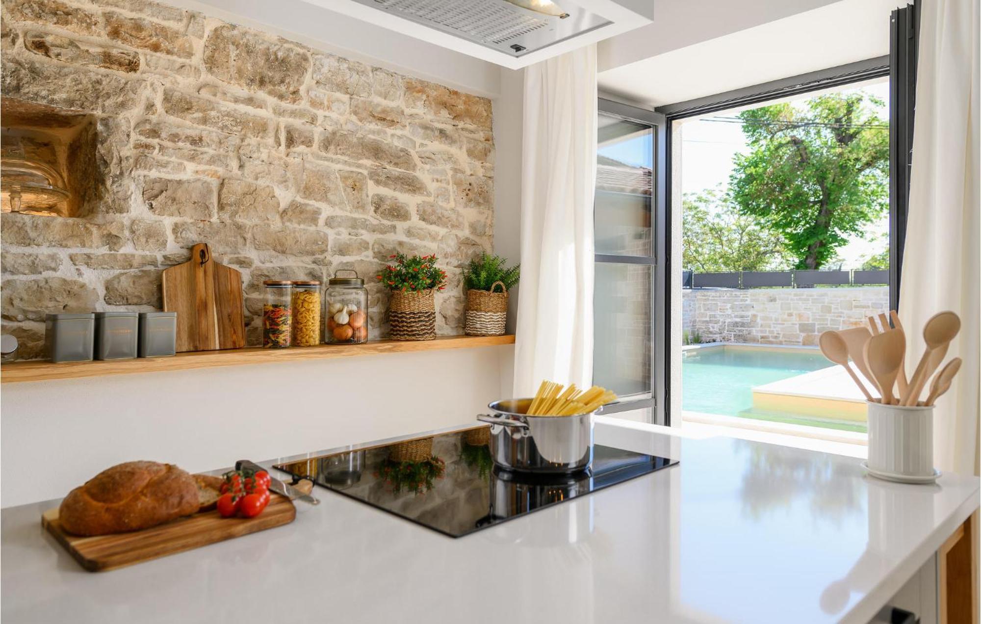 Nice Home In Tinjan With Outdoor Swimming Pool Bagian luar foto