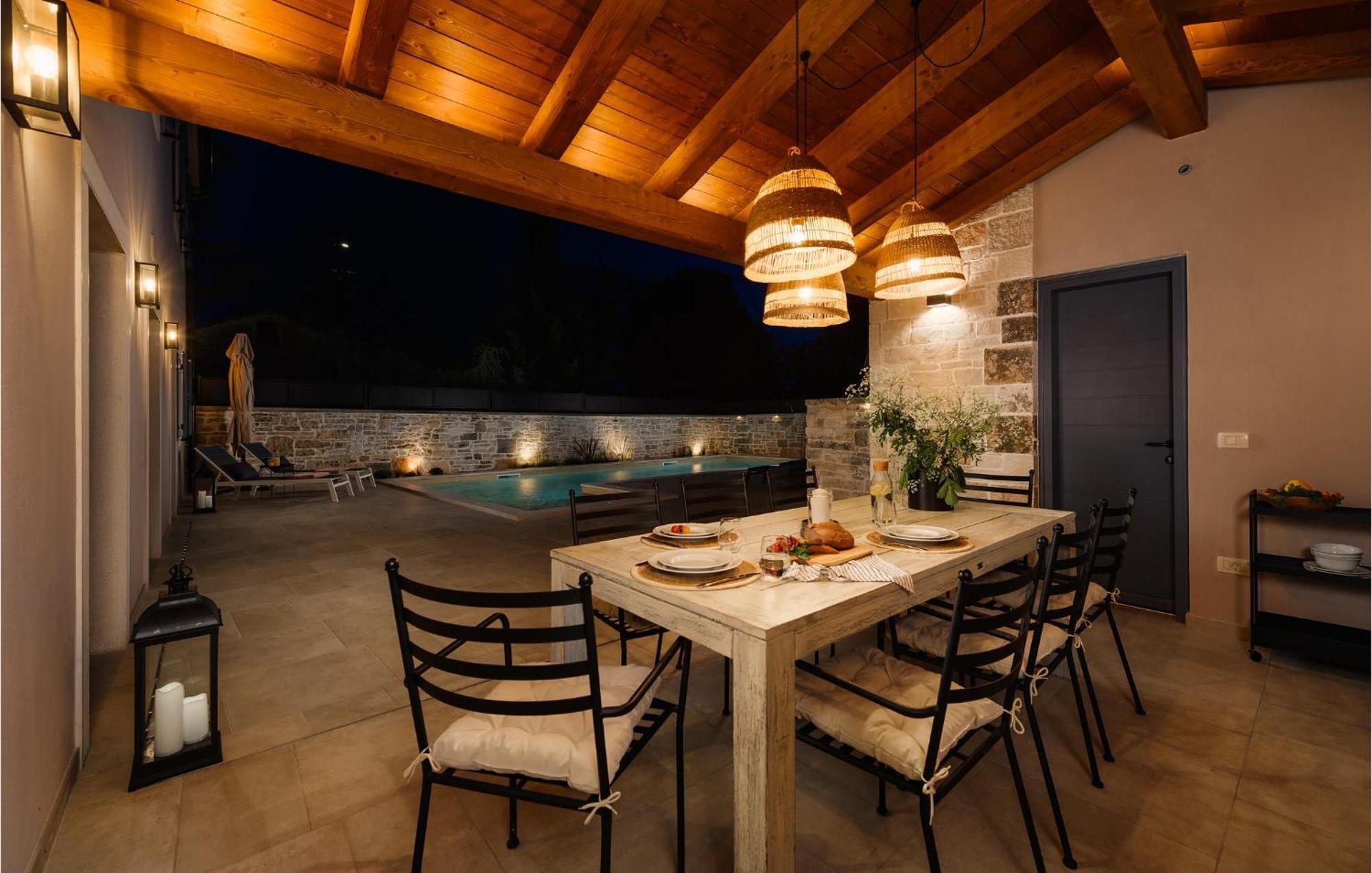 Nice Home In Tinjan With Outdoor Swimming Pool Bagian luar foto