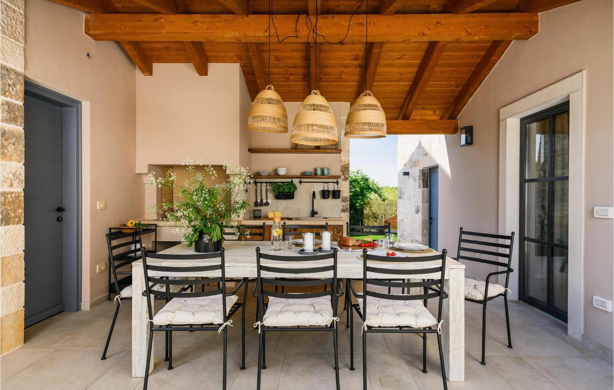 Nice Home In Tinjan With Outdoor Swimming Pool Bagian luar foto